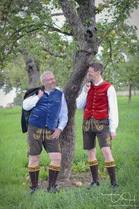 Hochzeitsfotos von zwei Bräutigam in der fränkischen Schweiz