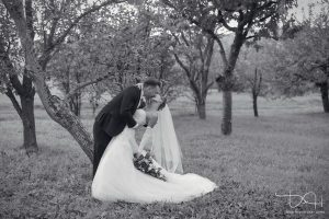 Schwarzweisse romantische Hochzeitsfotos in Forchheim vom Hochzeitsfotografen