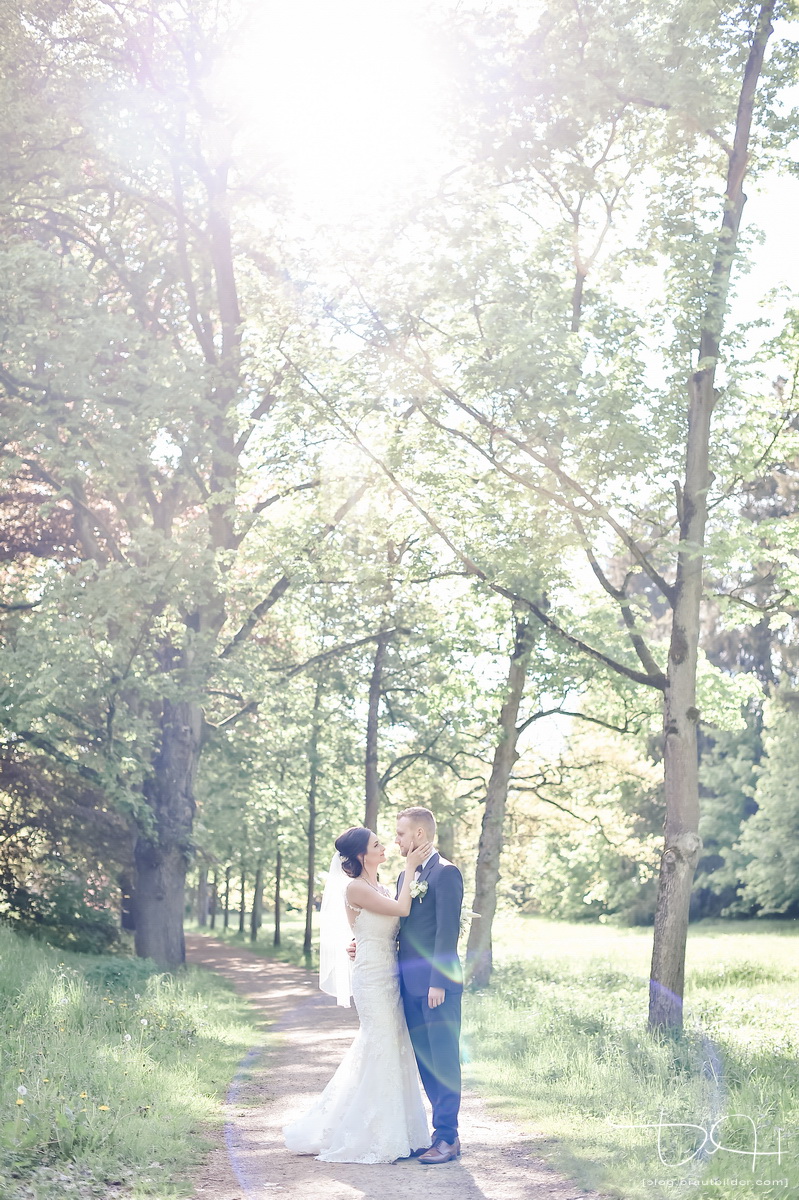 Perfektes Licht, perfekte Location, perfektes Hochzeitsbild fotografiert von dem Hochzeitsfotografen aus Nuernberg
