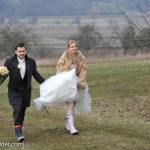 Hochzeitsfotos bei schlechtem Wetter - Gummistiefel der Retter für das Brautpaar