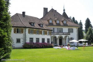 Der Hochzeitsfotograf in der Schweiz. Hochzeit am Zürichsee in Schloss Au.