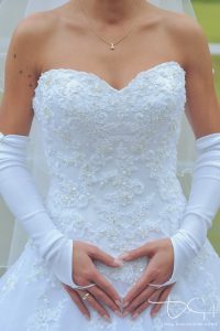 Detailbilder vom Brautkleid - Fotograf für Hochzeit gesucht?