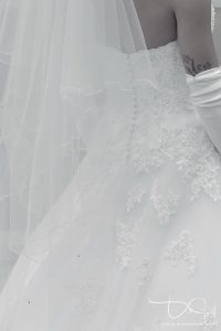 Detailbilder vom Brautkleid - Fotograf für Hochzeit gesucht?