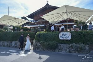 Hochzeitstorte im Hotel Malerwinkel auf der Sonnen Terrasse begleitet vom Hochzeitsfotograf