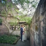 Hochzeits Fotograf Nuernberg macht romantische Brautbilder im Burggarten der Nuernberger Burg!