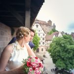 Brautshooting in der Nuernberger Altstadt mit dem Hochzeitsfotografen.