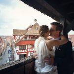 Romantische Hochzeitsbilder in Nuernberg. Euer Hochzeitsotograf hat immer eine Idee auch bei schlechtem Wetter!