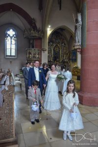 Kirchliche Trauung fotografiert der Hochzeitsfotograf.