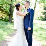 Besondere Brautbilder macht der Hochzeitsfotograf im Schlossgarten des Schlosses Burgfarrnbach
