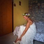 Ist die Braut schon fertig? Euer Hochzeitsfotograf haelt das getting ready fuer euch fest. Der Hochzeitsfotograf in Itlien am Gardasee.
