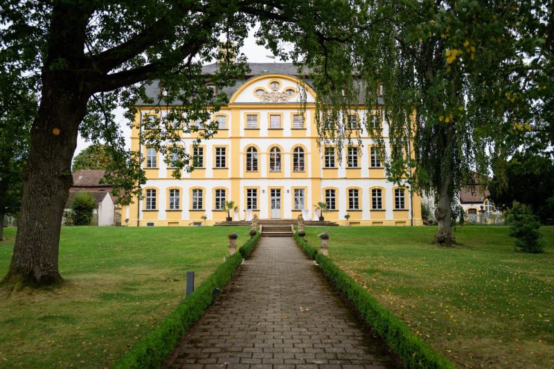 Hochzeitsfotograf Schloss Jägersburg -Märchenhafte Hochzeitsfotografie 